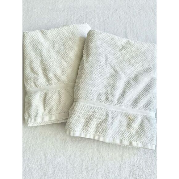 Target Other - Set of two threshold white bath towels - target - used￼